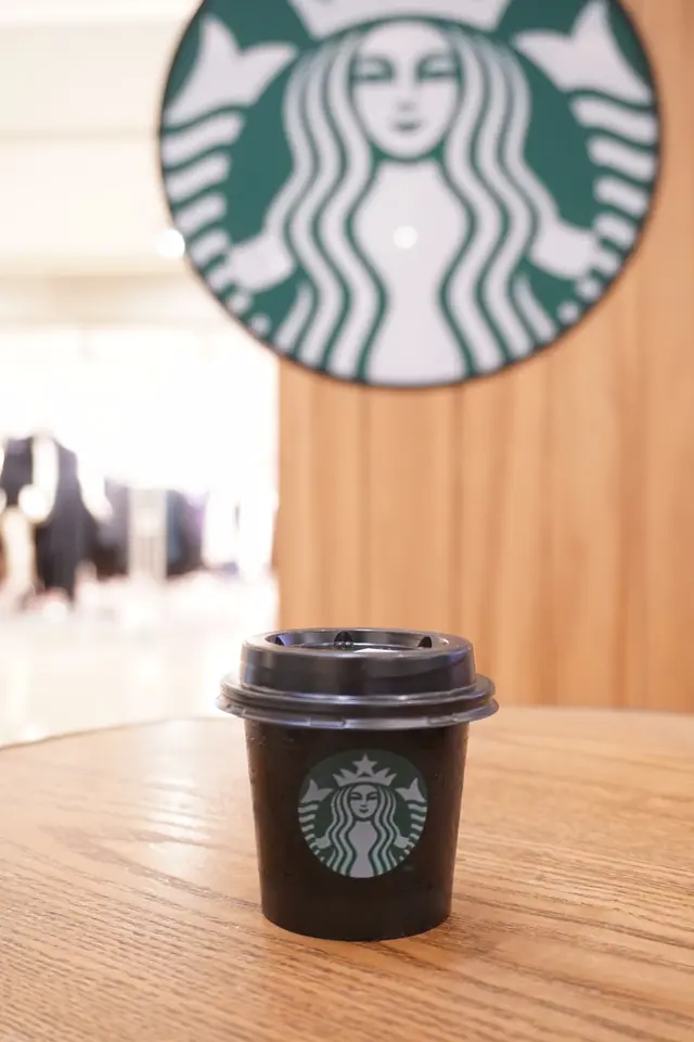 如果兩款新品只可以選一款口味......那我推介港版的星巴克朱古力布甸。