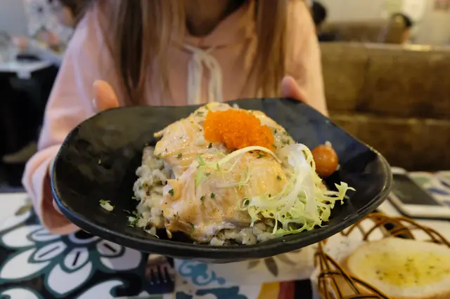 黑松茸忌廉三文魚意大利飯