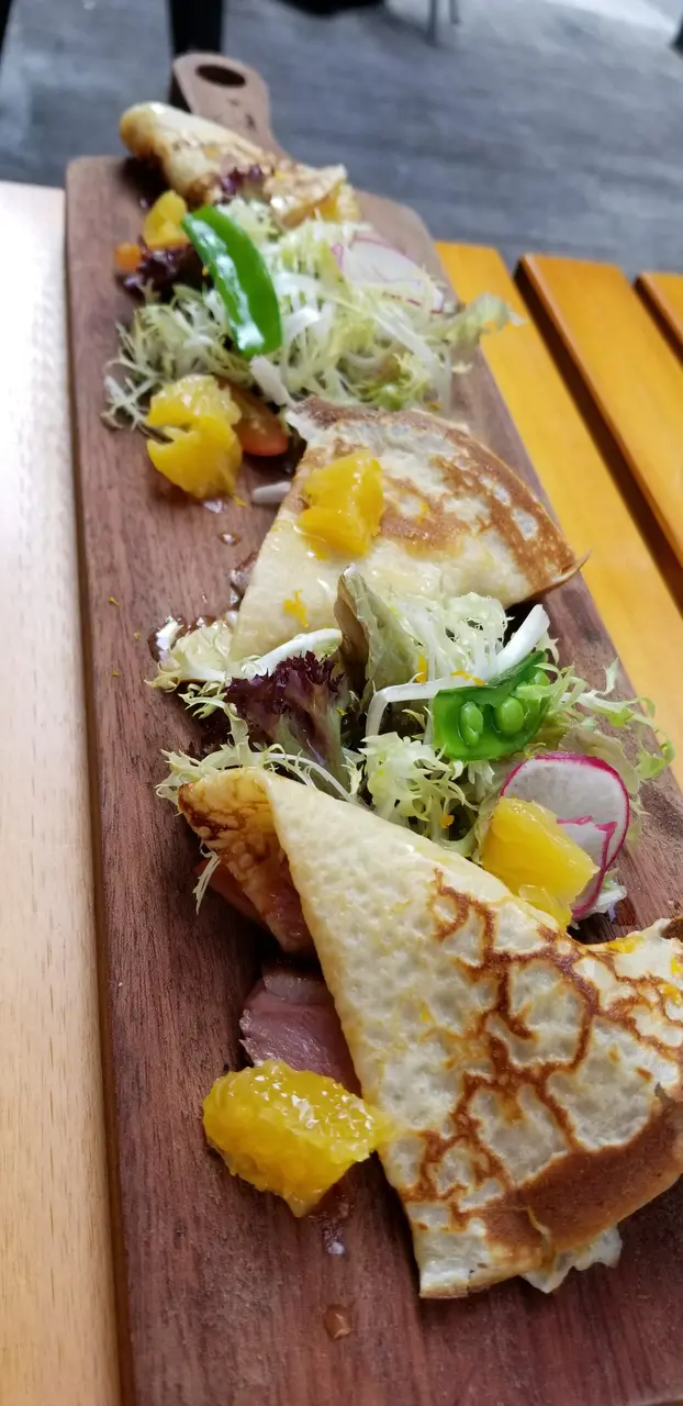 香煎法式班戟鴨胸配橙汁蛋黃醬