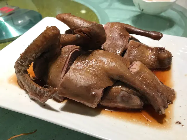 鎮店滷水乳鴿王