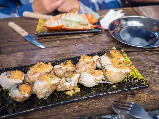 牛油蒜蓉焗翡翠螺