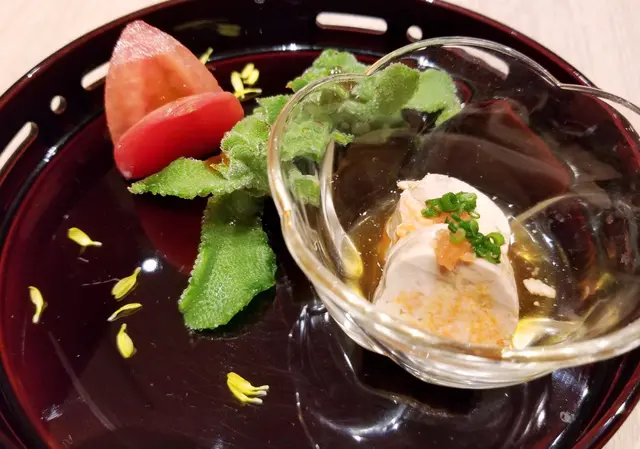 溫室鮮茄冰菜配鮟鱇魚肝