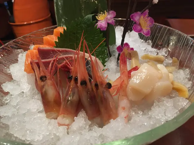 三文魚、甜蝦、油甘魚、希靈魚, 鮮帶子和象拔貝刺生