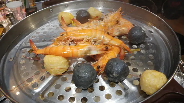 爆濃芝士丸、墨汁豚肉丸、海蝦
