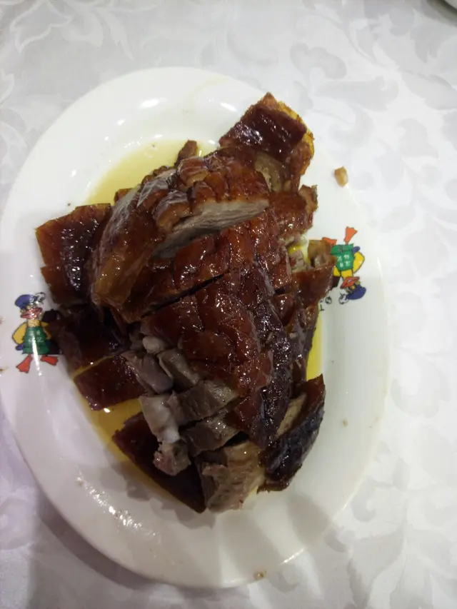 燒鵝肉香,皮唔係件件脆,略咸。但比一般燒味舖好食好多!