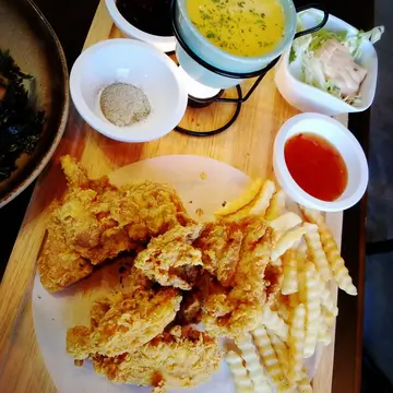 Cheesy Cheese Fondue Chicken