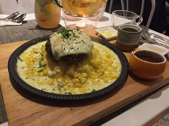 1++韓牛漢堡鐵板蛋包飯