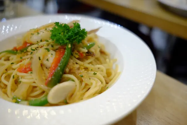 香辣蒜香蝦義大利麵