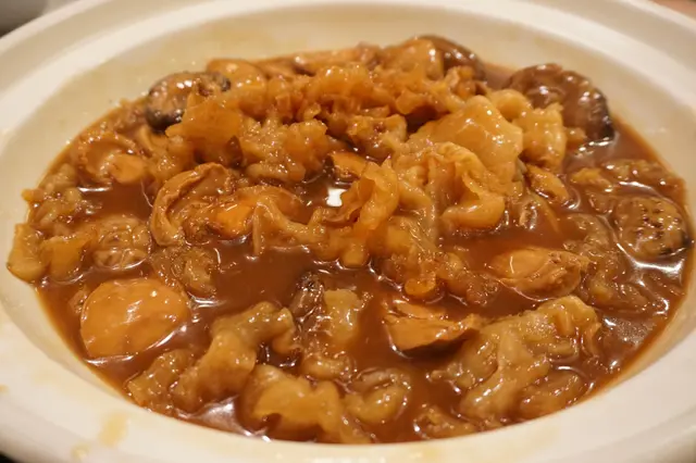蠔皇鮑魚扣花膠伴脆米