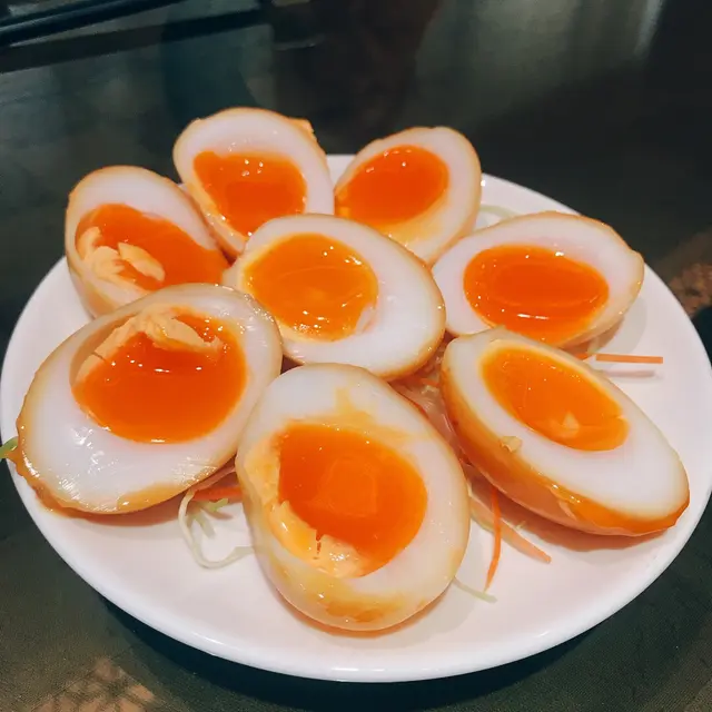 溏心濃稠依然，記憶中的煙燻味卻走失，希望下次可以尋返