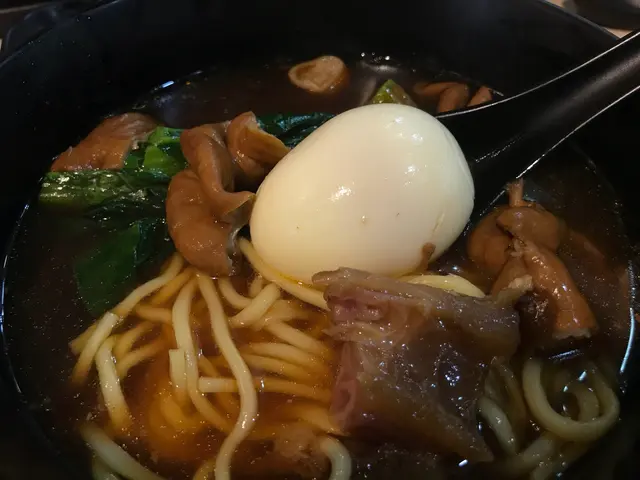 三餸一麵(豬腸,牛筋,流心蛋油麵)