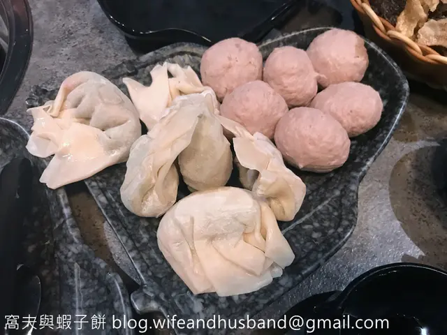 手工薑汁貢丸和手工餃子