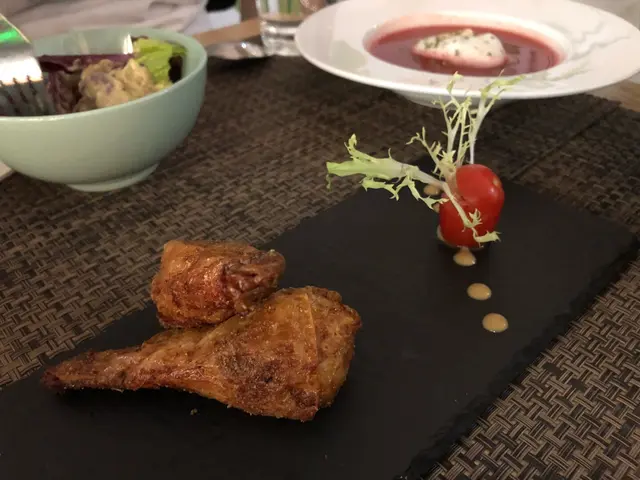 好好食！👍🏻值得一推！其實係腐皮卷，如果入面用蔗會較好，雪條棍不夠環保