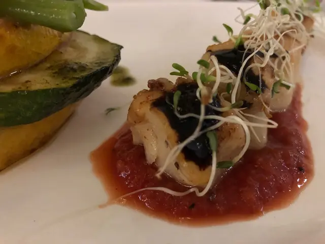 元貝其實係菇，望落差啲比佢呃左...粒菇真係煮得好滑，個汁既濃度同味道同菇好夾！