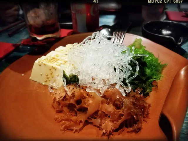 豆腐海藻沙律/大葉酸汁（$98）