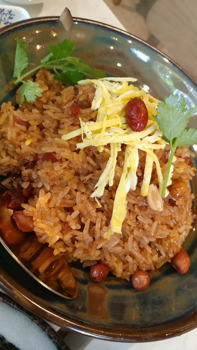 生炒臘味糯米飯，出色！！