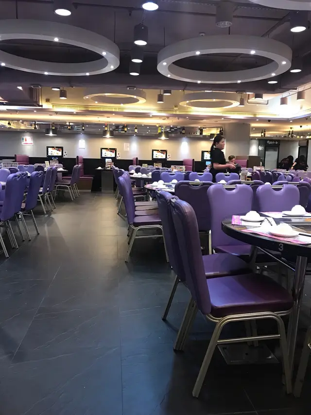 無人都唔俾卡位人坐  咩天理？