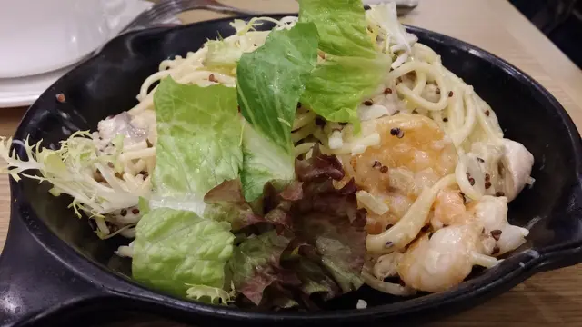 鮮蝦球忌廉藜麥炒意粉