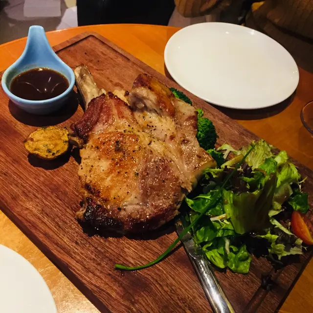 西班牙黑毛豬鞍架