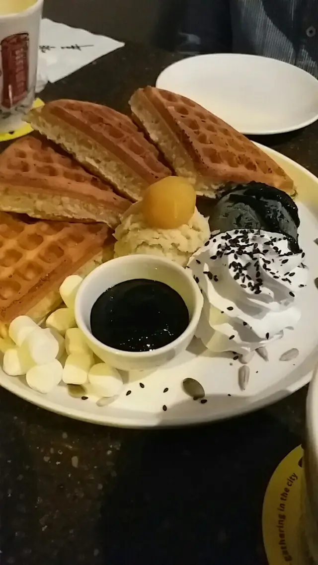 葵瓜子芝麻冰淇淋鬆餅