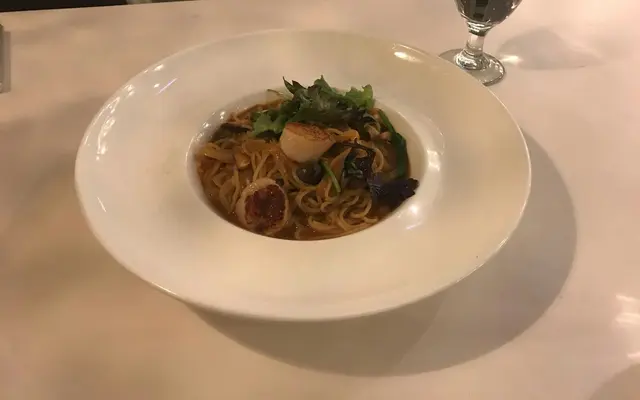 慢煎刺身級帶子意粉配龍蝦汁