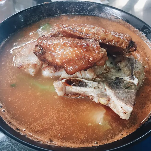 鮮茄豬排雞翼通粉