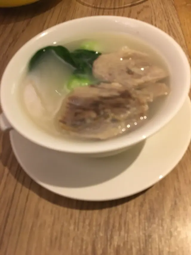 上海大碗雲吞鴨湯