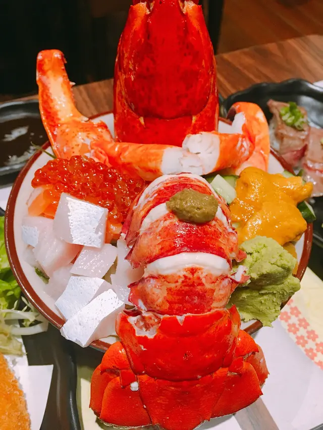 龍蝦海鮮魚生丼