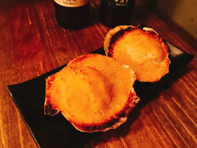  黃金蒜蓉燒扇貝 (兩隻) 