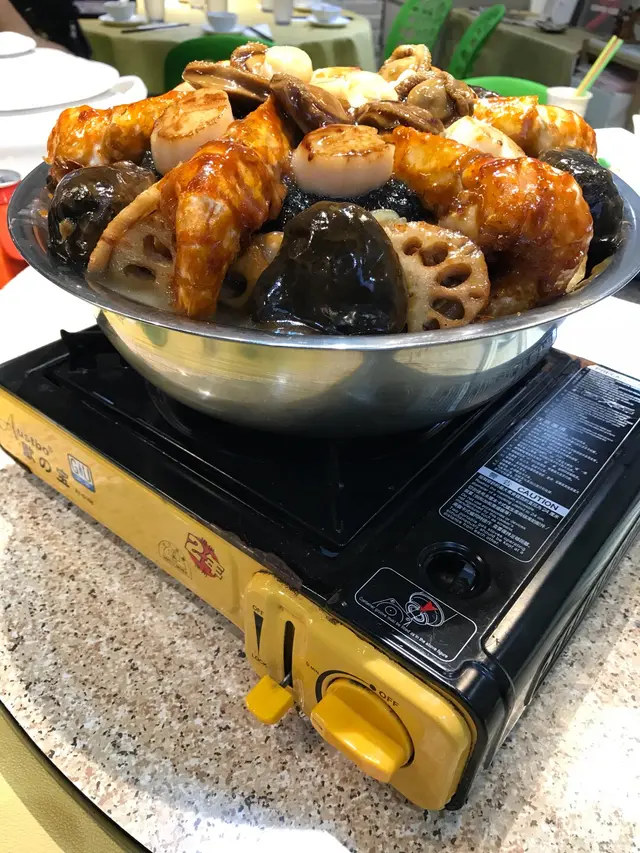 至尊鮑魚虎蝦帶子盤菜