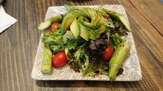 蘆筍牛油果沙律