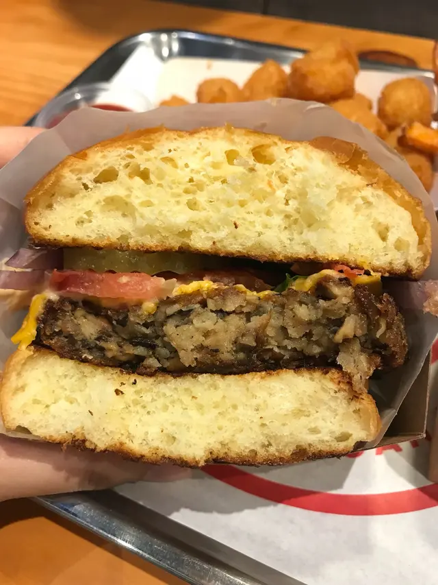 Mushroom cheese burger