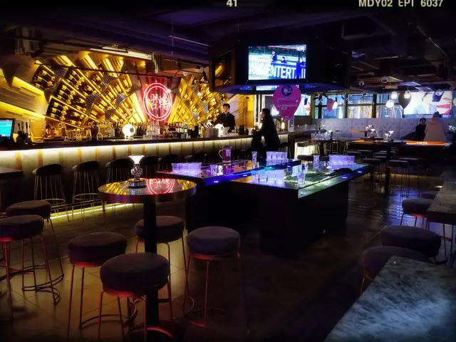 酒吧設計時尚,開揚闊落,格調輕鬆