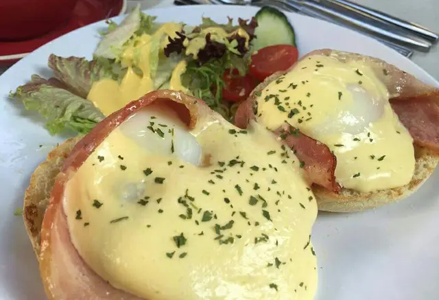 Eggs Benedict with Bacon & Mini Salad