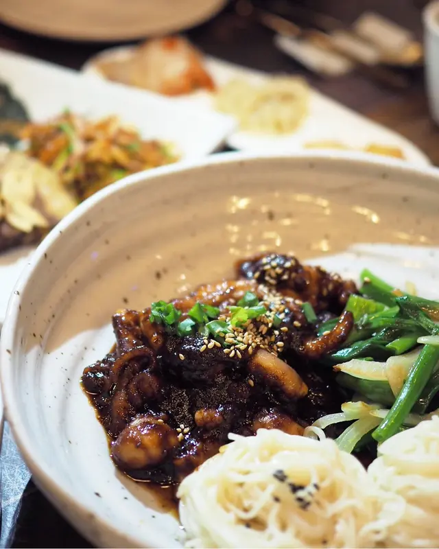 炒八爪魚配素冷麵