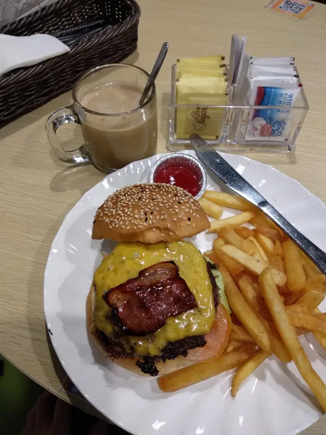 同價錢相符既burger, 未有太驚喜, 薯條香口夠脆