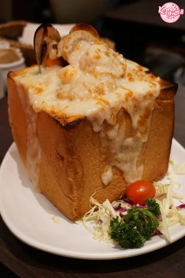 磚頭焗白汁芝士海鮮飯