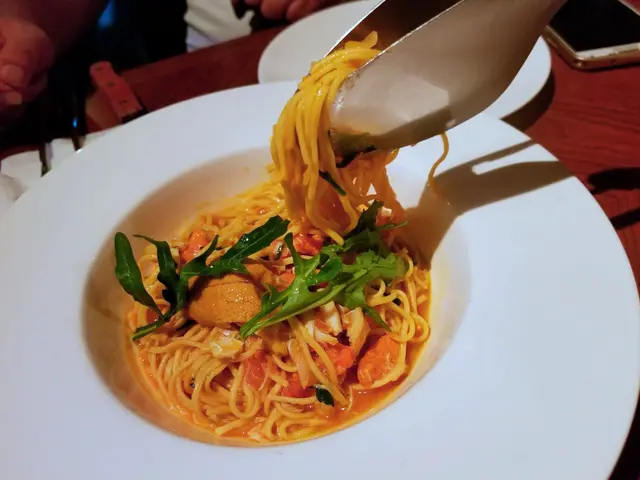 手拆蟹肉蟹粉汁自家製意大利粉配鮮海膽