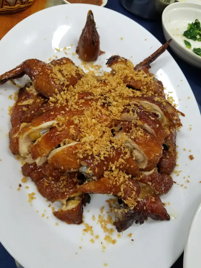 雞皮很脆,但$560隻雞價錢偏貴