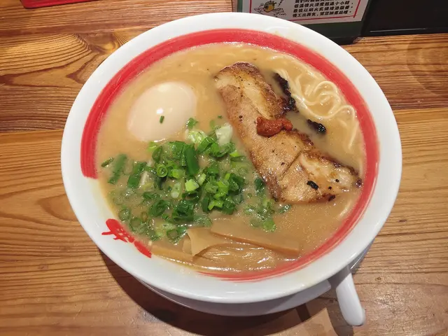 炙燒豚肉味玉拉麵