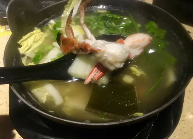 平時食得多素喜燒今次就試吓佢嘅蟹鍋,湯底蟹味鮮濃,不過蟹肉就略顯鬆散同細條啦。