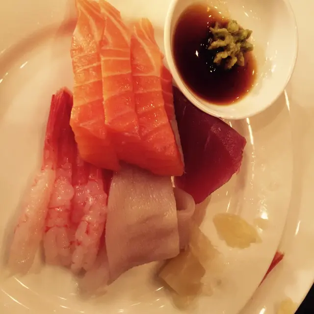 甜蝦、象拔蚌、三文魚刺身