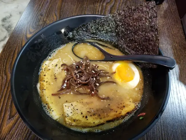 醬油魚介豬骨湯底