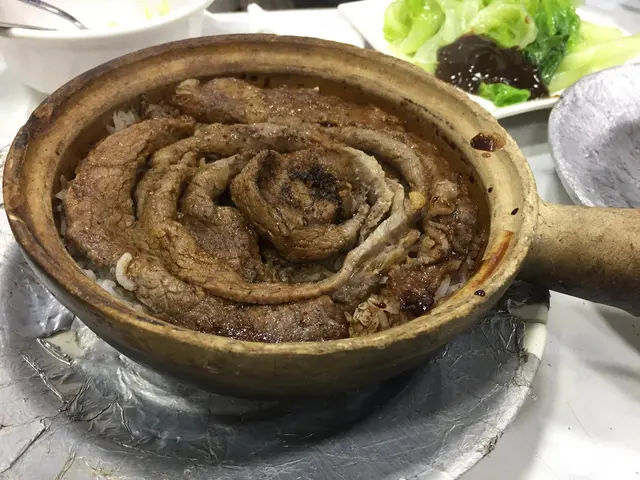 火焰玫瑰肥牛煲仔飯