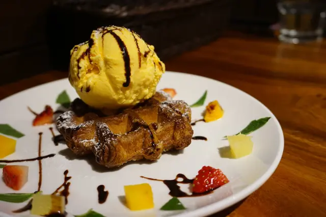 Woodys窩夫配雪糕