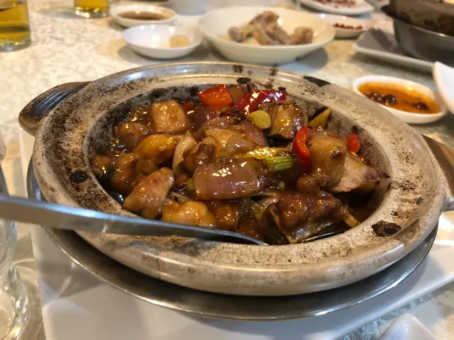 甜甜地  但排骨略為失色