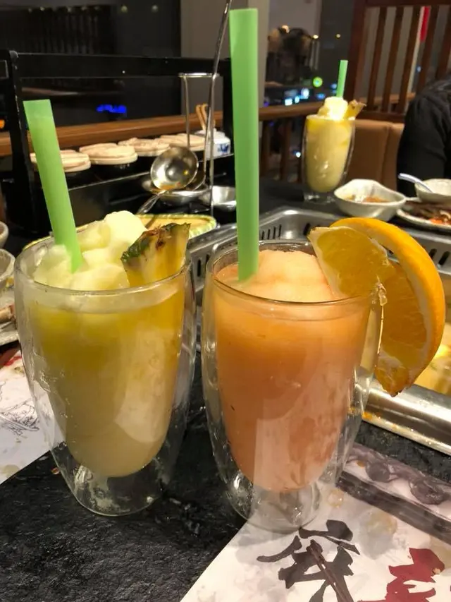 金桔柚子清酒冰沙+菠蘿雪山冰沙