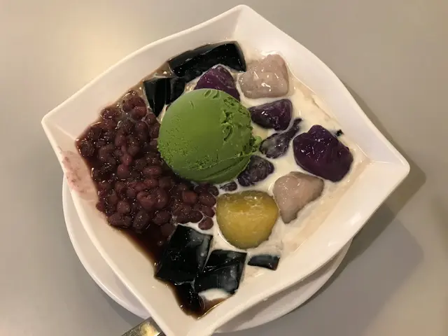 綠茶雪糕綠茶味濃，地瓜圓甜