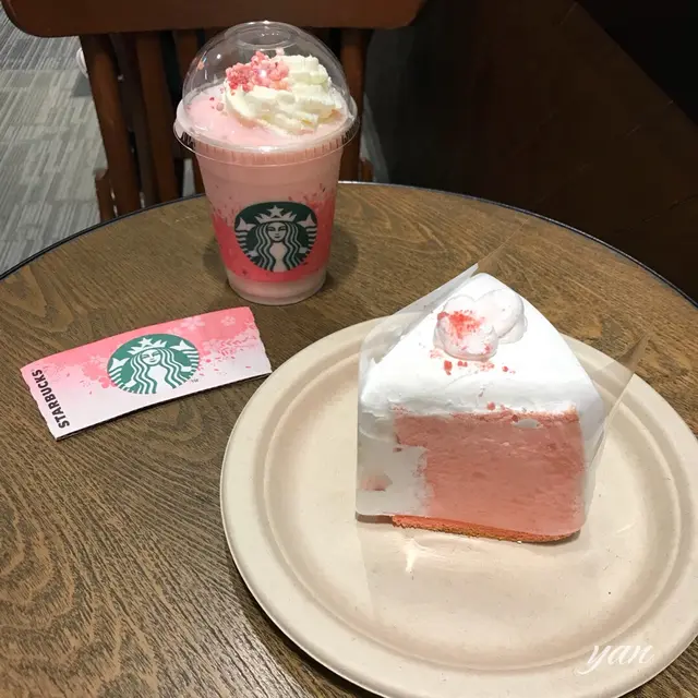 士多啤梨雪芳蛋糕 & 草莓蜜糖花見忌廉星冰樂