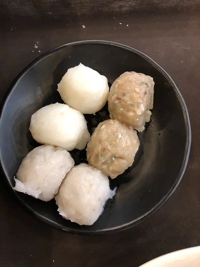 手打蝦丸、墨魚丸同鯪魚球